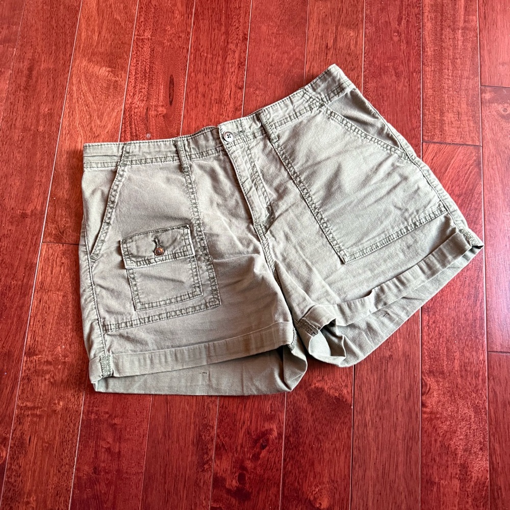 Time and Tru Green Cargo Shorts 10
